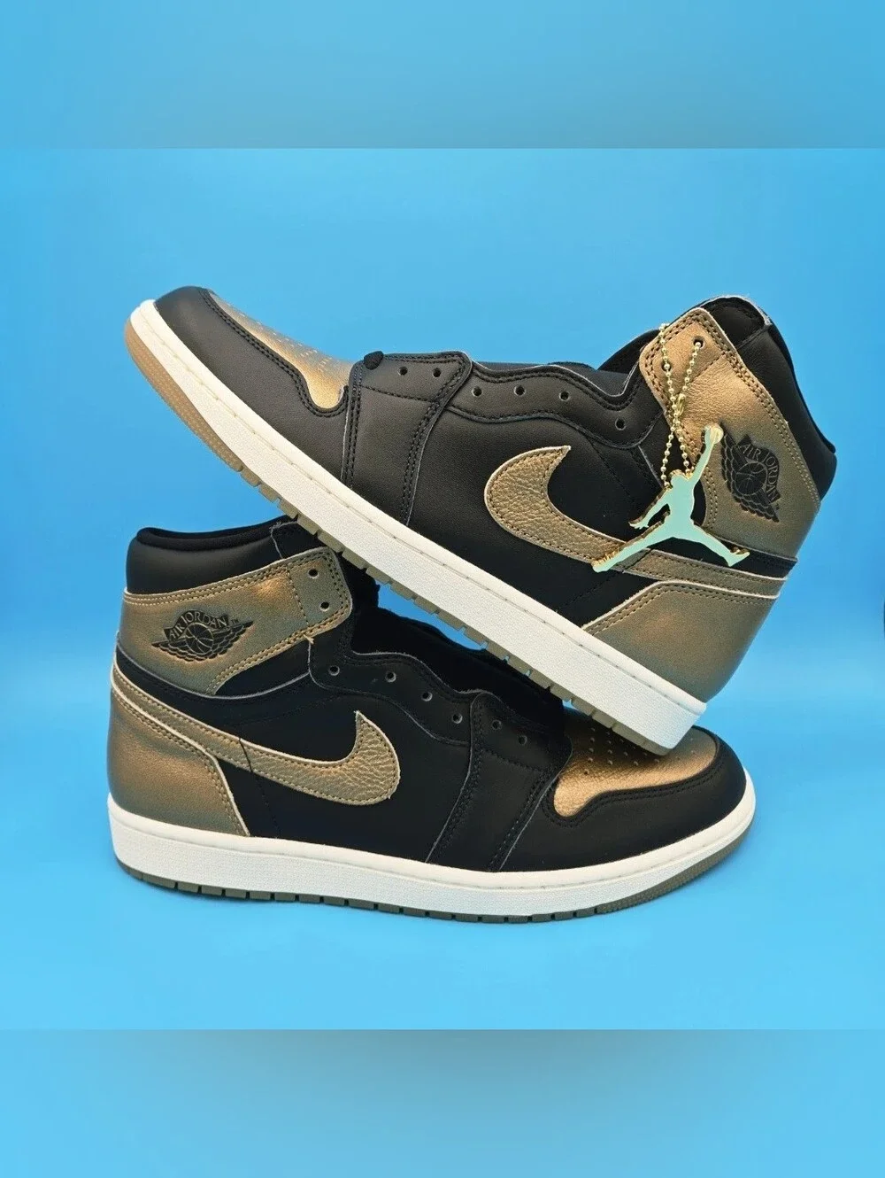 AIR JORDAN 1 RETRO OG High Black/Metallic Gold Size 11.5 Men's DZ5485 071